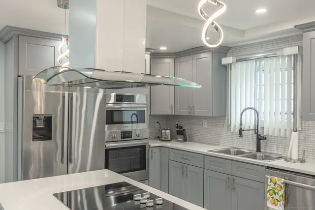 $415,000 | 3 Curtis Street, Norwich, CT 06360