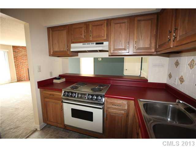 1604 Sharon Road West, Unit 20 Charlotte, NC 28210 - Photo 3 of 14