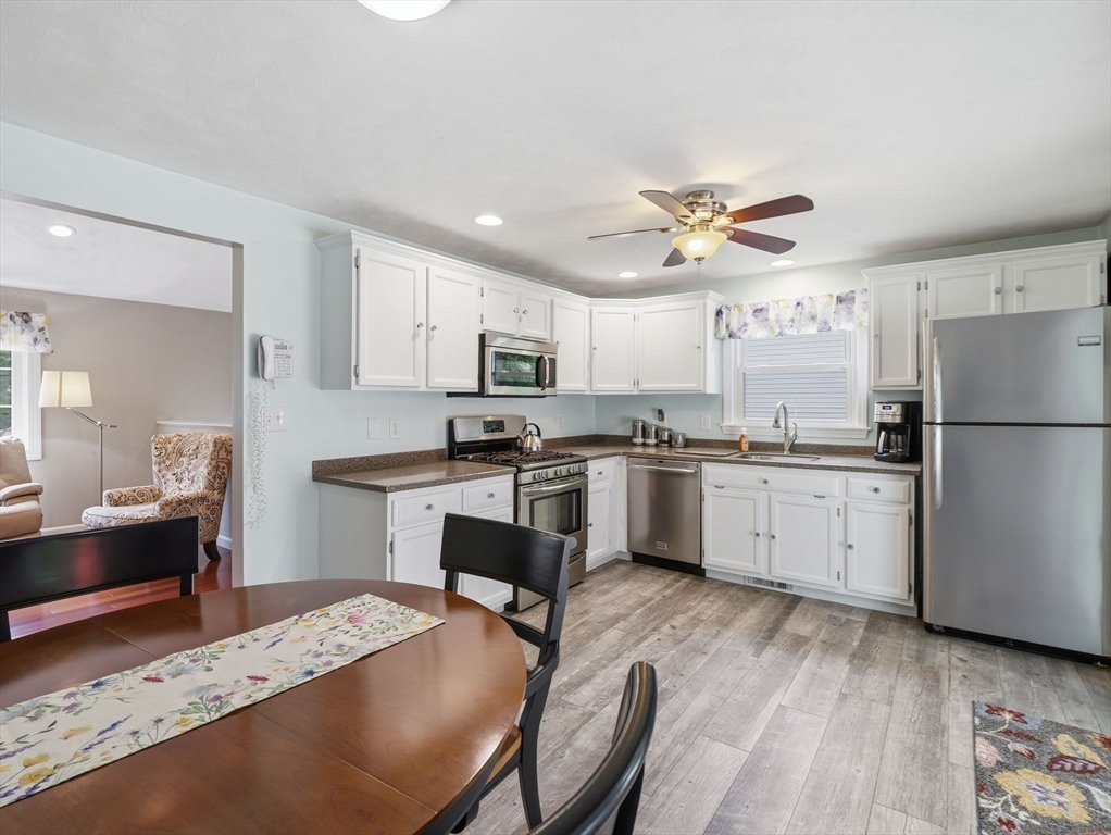 48 Oak Knoll Road Lowell, MA 01852 - Photo 7 of 41