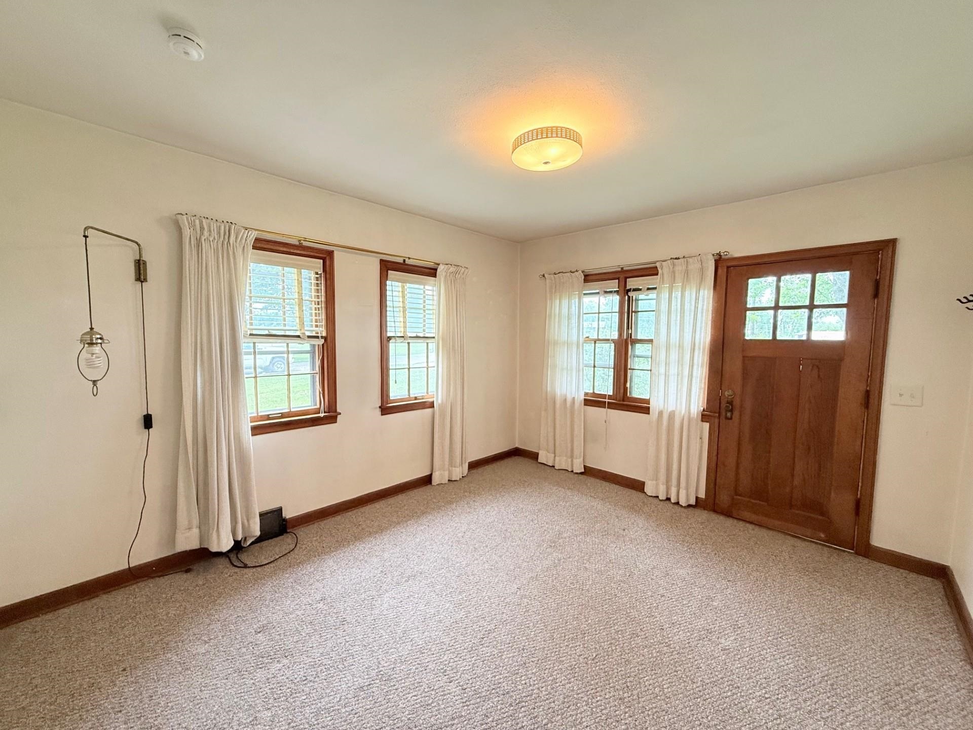 5391 Westport Road Madison, WI 53704 - Photo 7 of 16