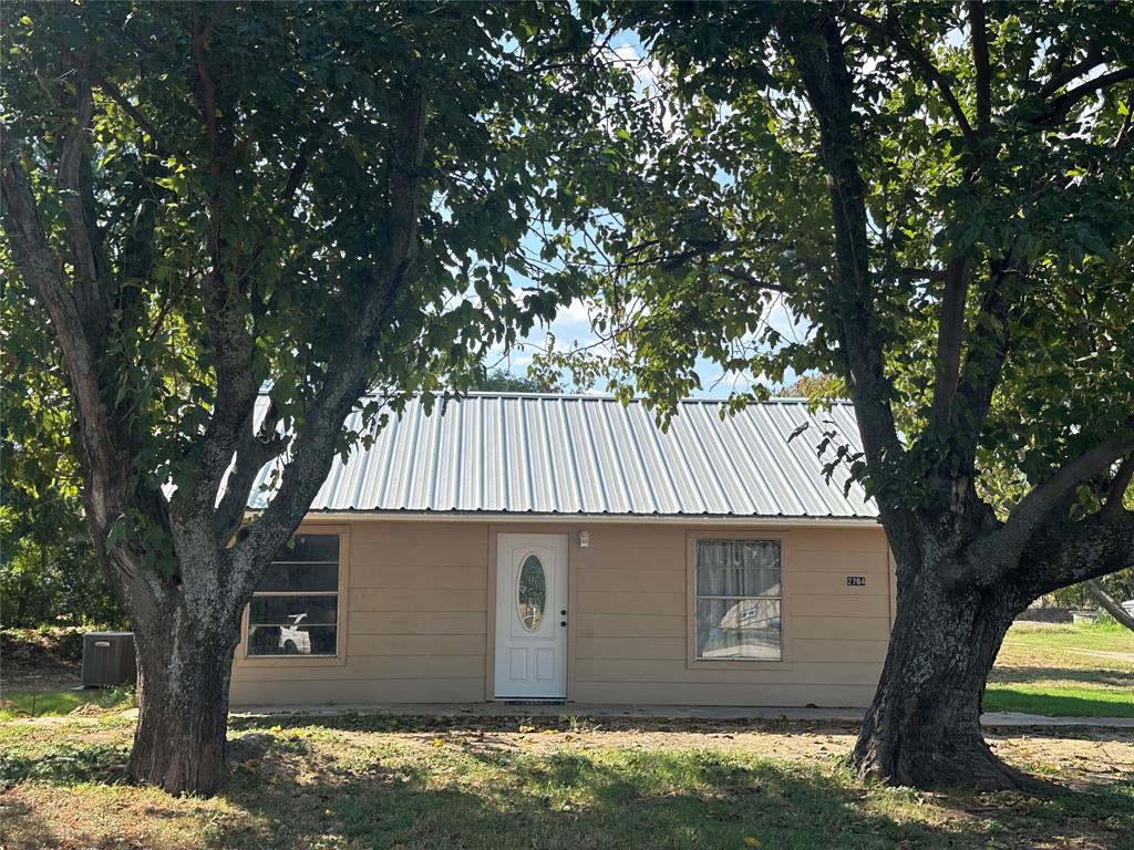 2764 West Highway 199 Springtown, TX 76082 - Photo 2 of 21