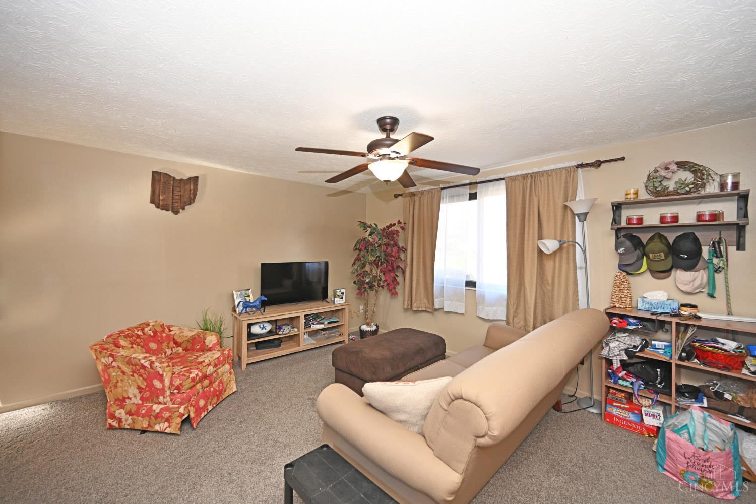 616 Regent Road Cincinnati, OH 45245 - Photo 6 of 34 Gallery Image 6