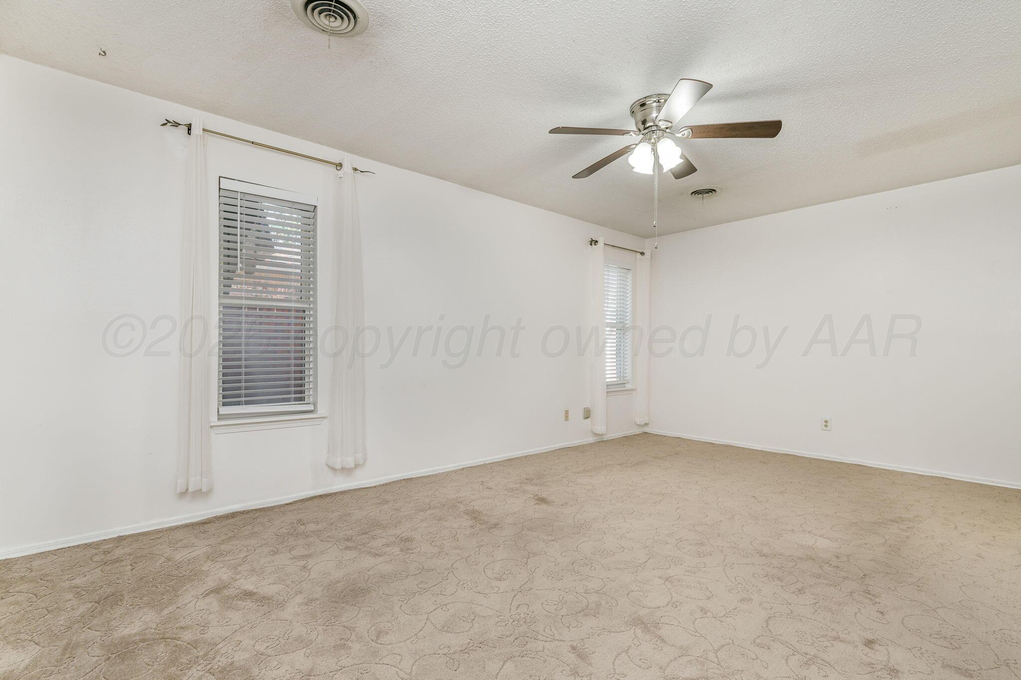 5704 Leigh Avenue Amarillo, TX 79110 - Photo 11 of 22 5704 Leigh Ave 16