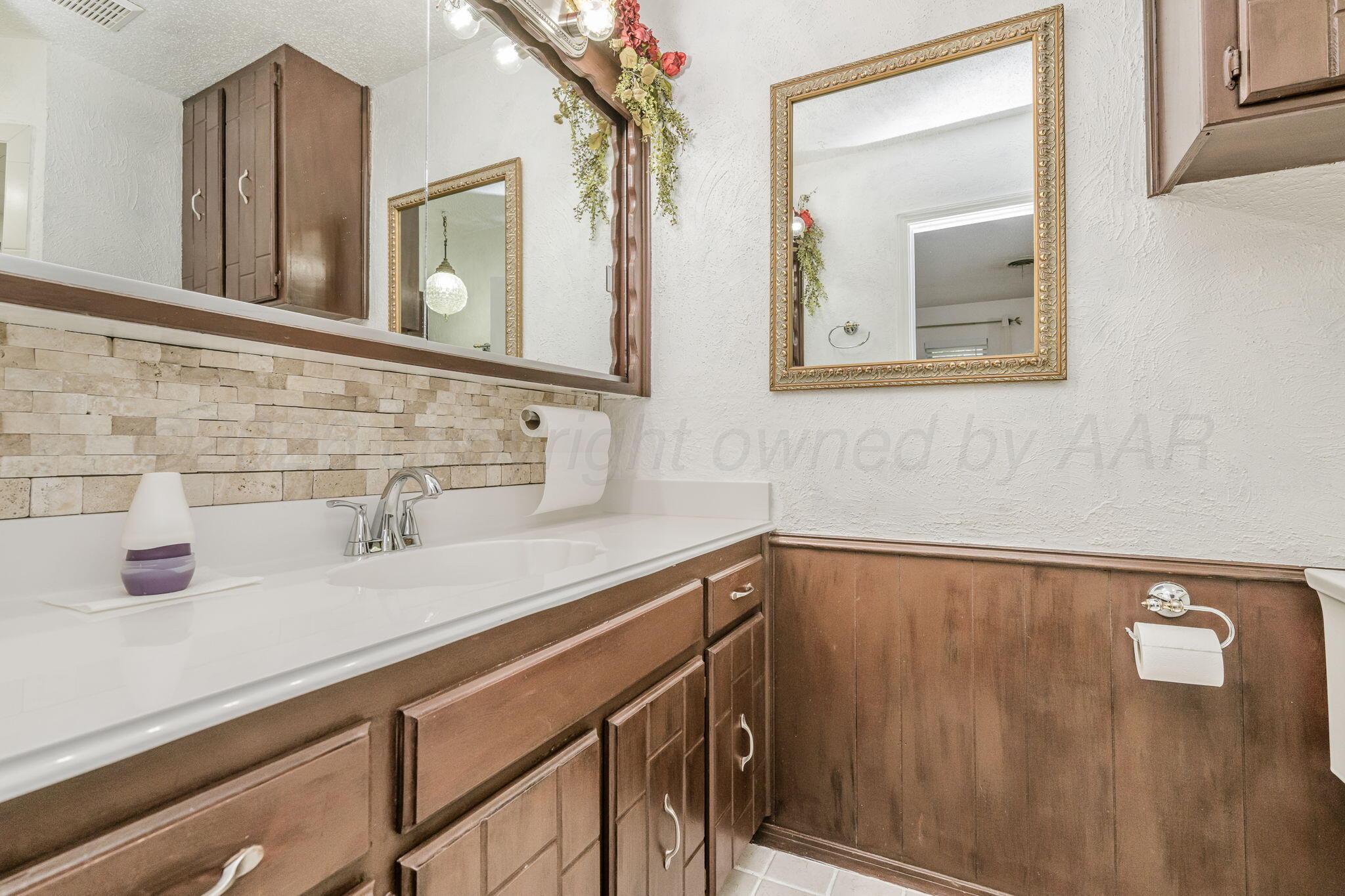 5704 Leigh Avenue Amarillo, TX 79110 - Photo 13 of 22 5704 Leigh Ave 18