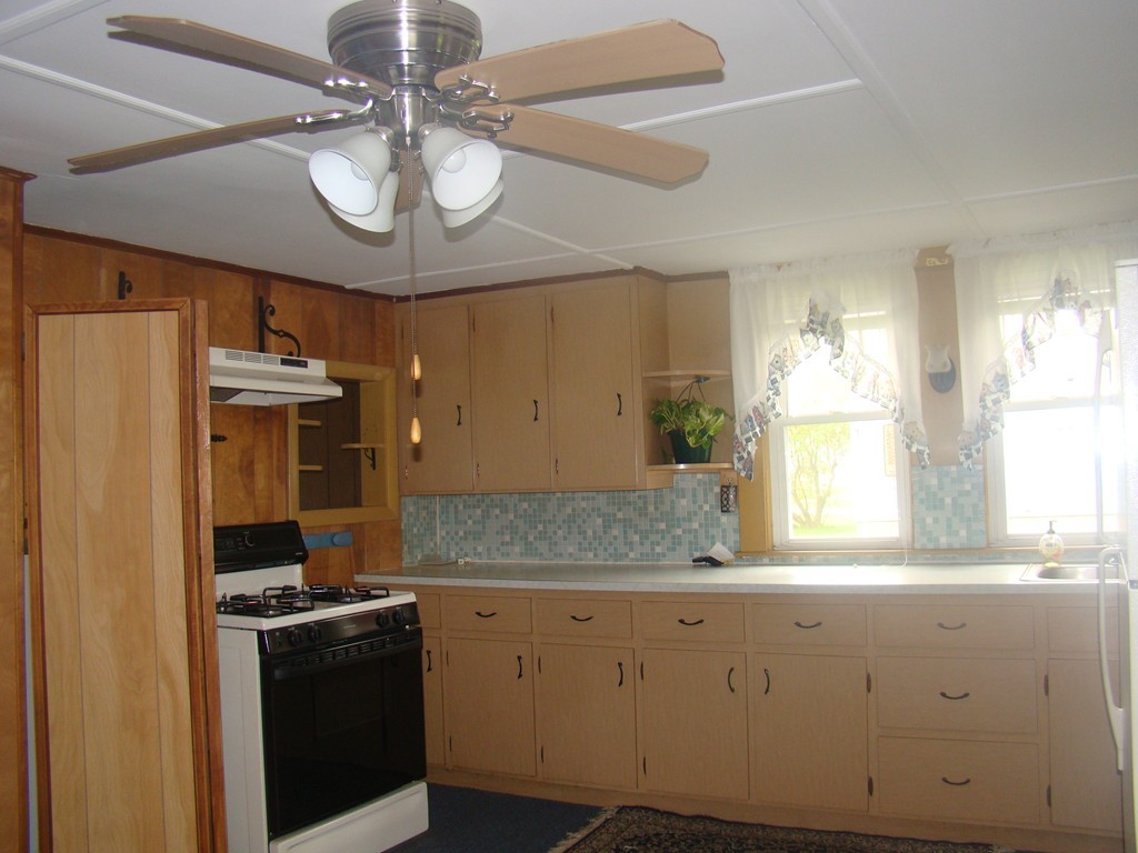 6 Rochambeau Street Fairhaven, MA 02719 - Photo 3 of 7 Gallery Image 3