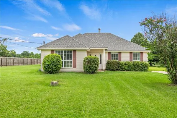 $215,000 | 27518 Hilltop Court, Folsom, LA 70437