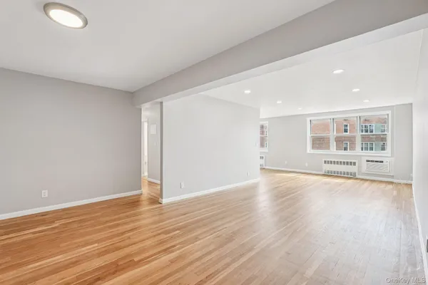 $300,000 | 98 Dehaven Drive, Unit 4C, Yonkers, NY 10703