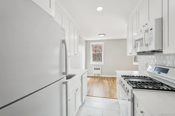 $300,000 | 98 Dehaven Drive, Unit 4C, Yonkers, NY 10703