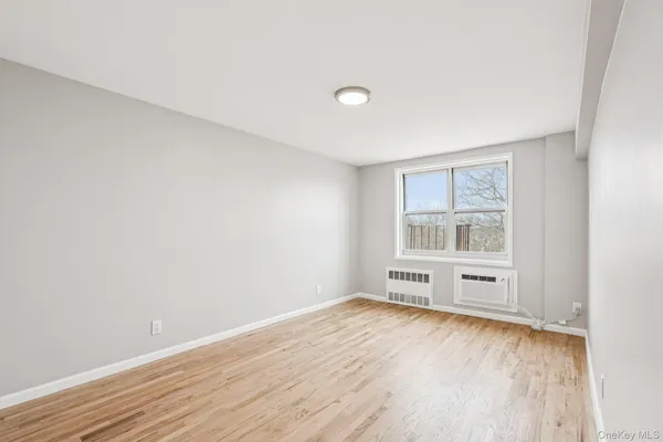 $300,000 | 98 Dehaven Drive, Unit 4C, Yonkers, NY 10703