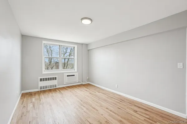 $300,000 | 98 Dehaven Drive, Unit 4C, Yonkers, NY 10703