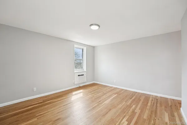 $300,000 | 98 Dehaven Drive, Unit 4C, Yonkers, NY 10703