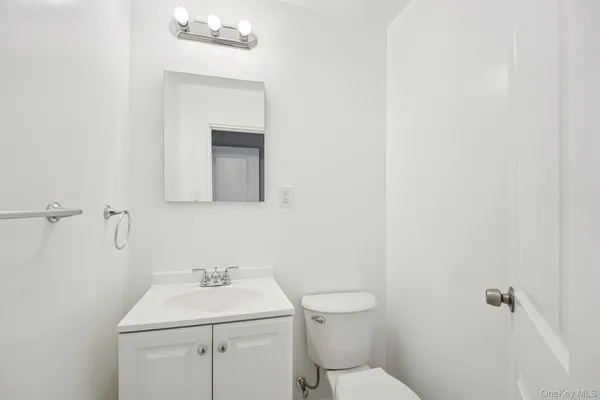 $300,000 | 98 Dehaven Drive, Unit 4C, Yonkers, NY 10703