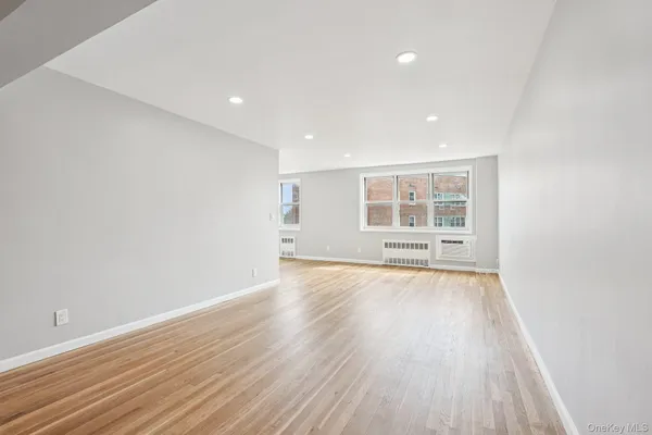 $300,000 | 98 Dehaven Drive, Unit 4C, Yonkers, NY 10703