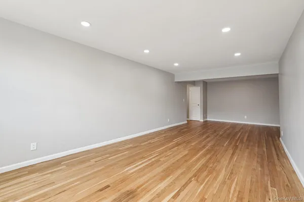 $300,000 | 98 Dehaven Drive, Unit 4C, Yonkers, NY 10703