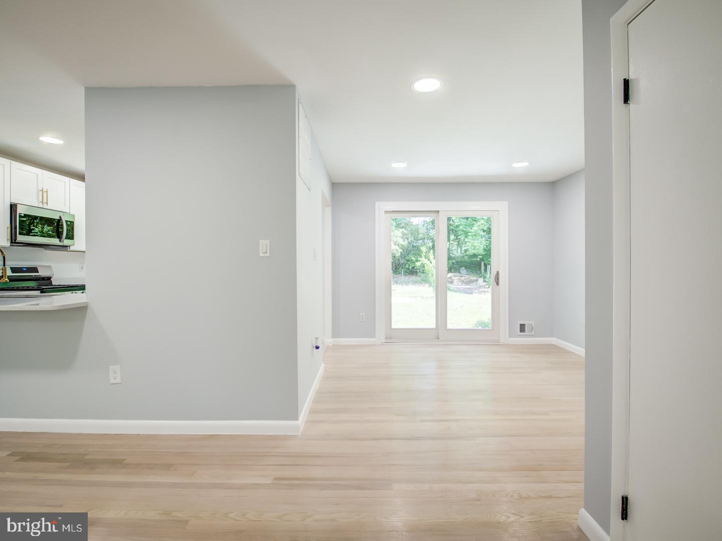 9214 Rolling View Drive Lanham, MD 20706 - Photo 13 of 58