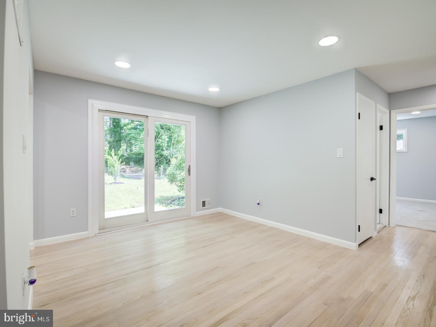 9214 Rolling View Drive Lanham, MD 20706 - Photo 14 of 58