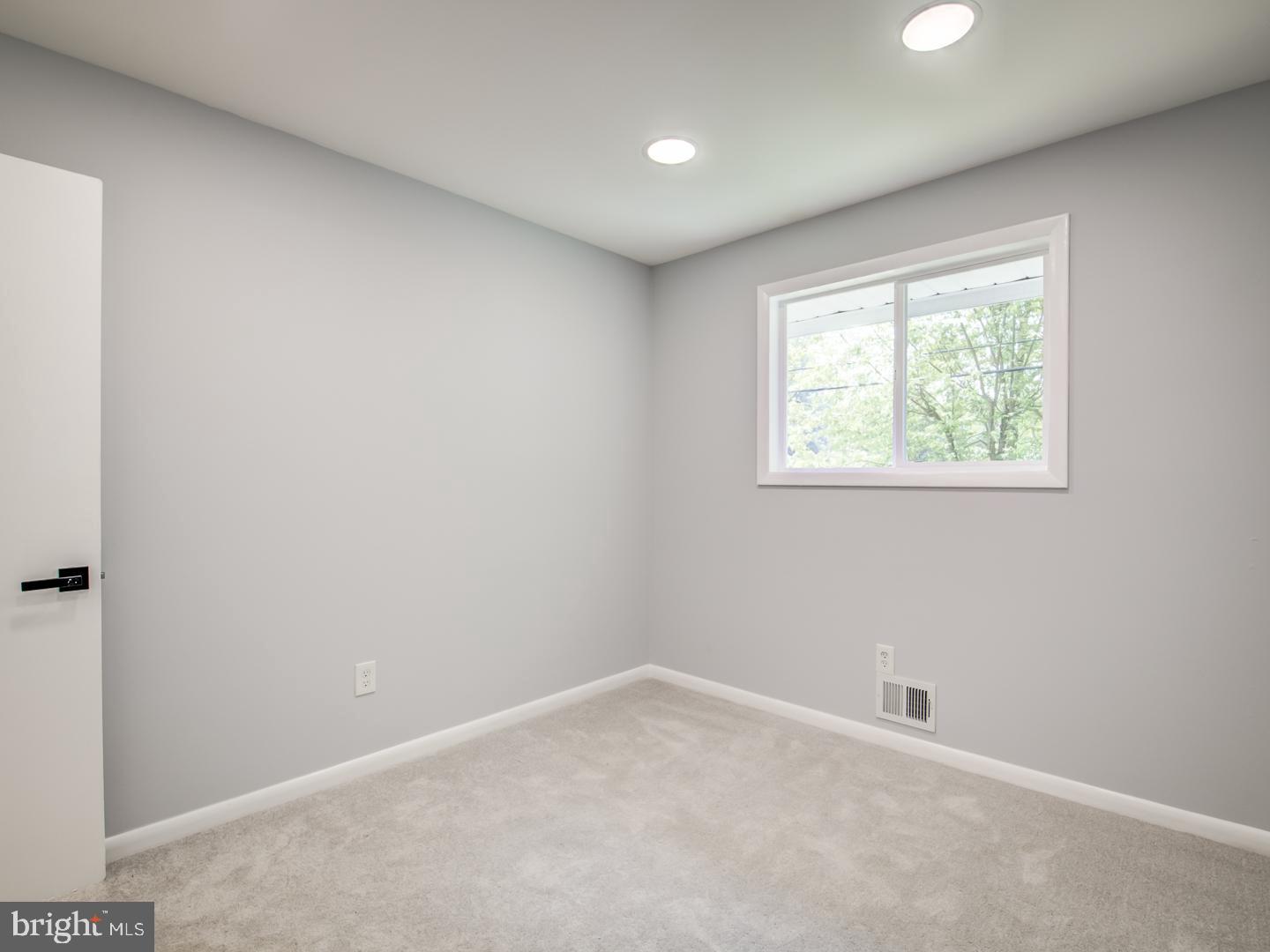 9214 Rolling View Drive Lanham, MD 20706 - Photo 25 of 58