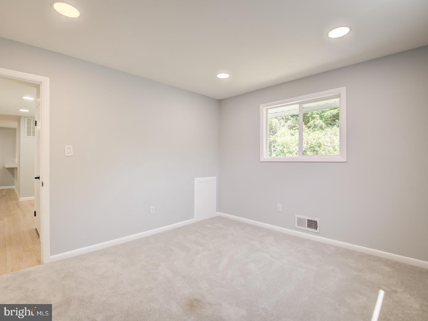 9214 Rolling View Drive Lanham, MD 20706 - Photo 34 of 58