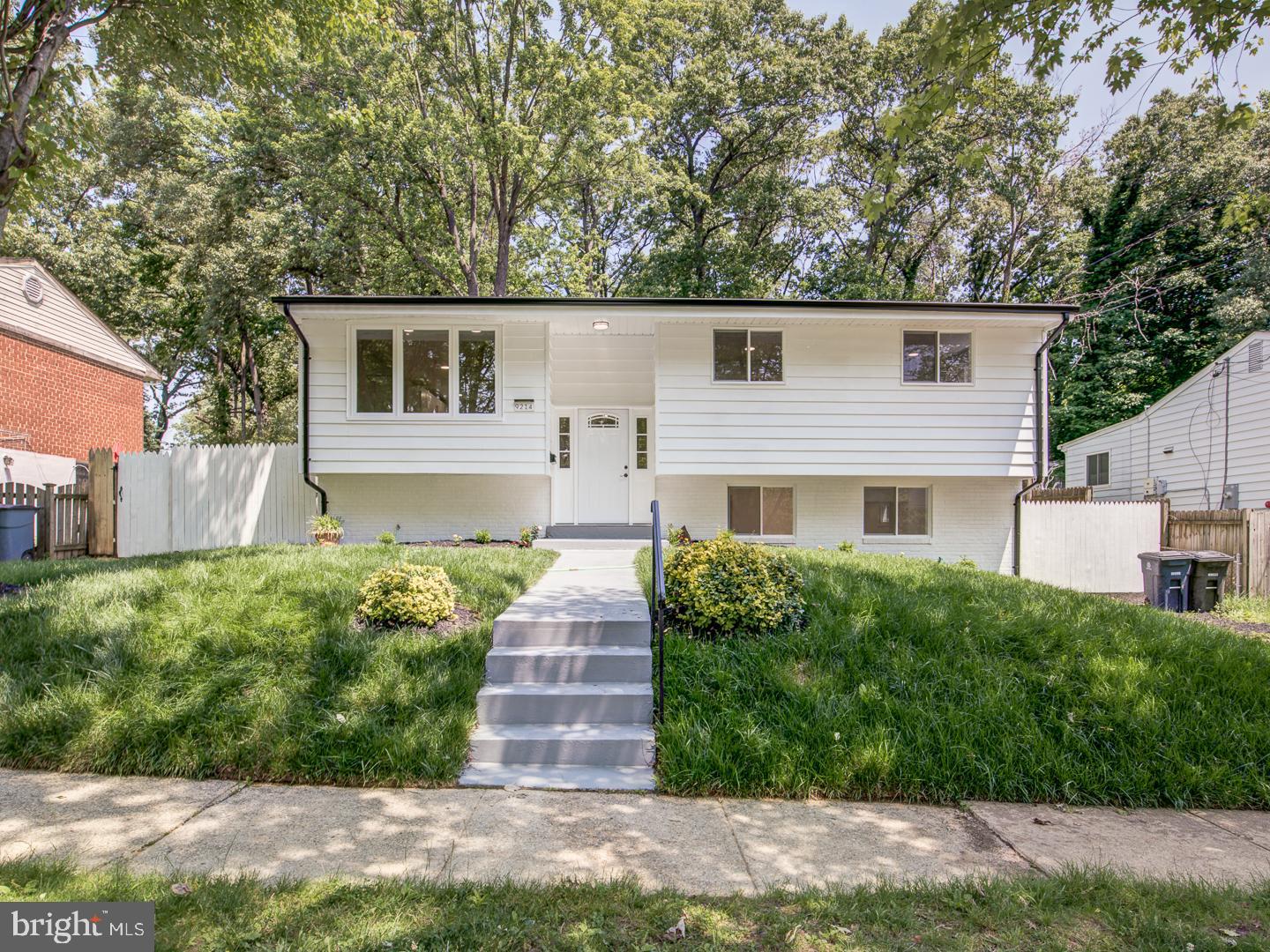 9214 Rolling View Drive Lanham, MD 20706 - Photo 4 of 58