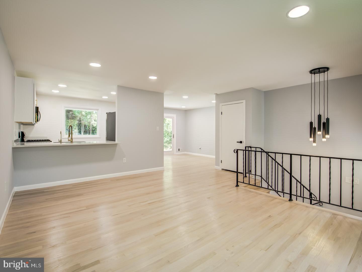 9214 Rolling View Drive Lanham, MD 20706 - Photo 9 of 58