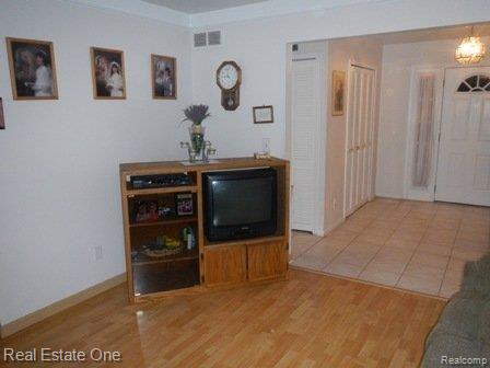17673 Wayne Road Livonia, MI 48152 - Photo 6 of 16 LIVING ROOM VIEW 2