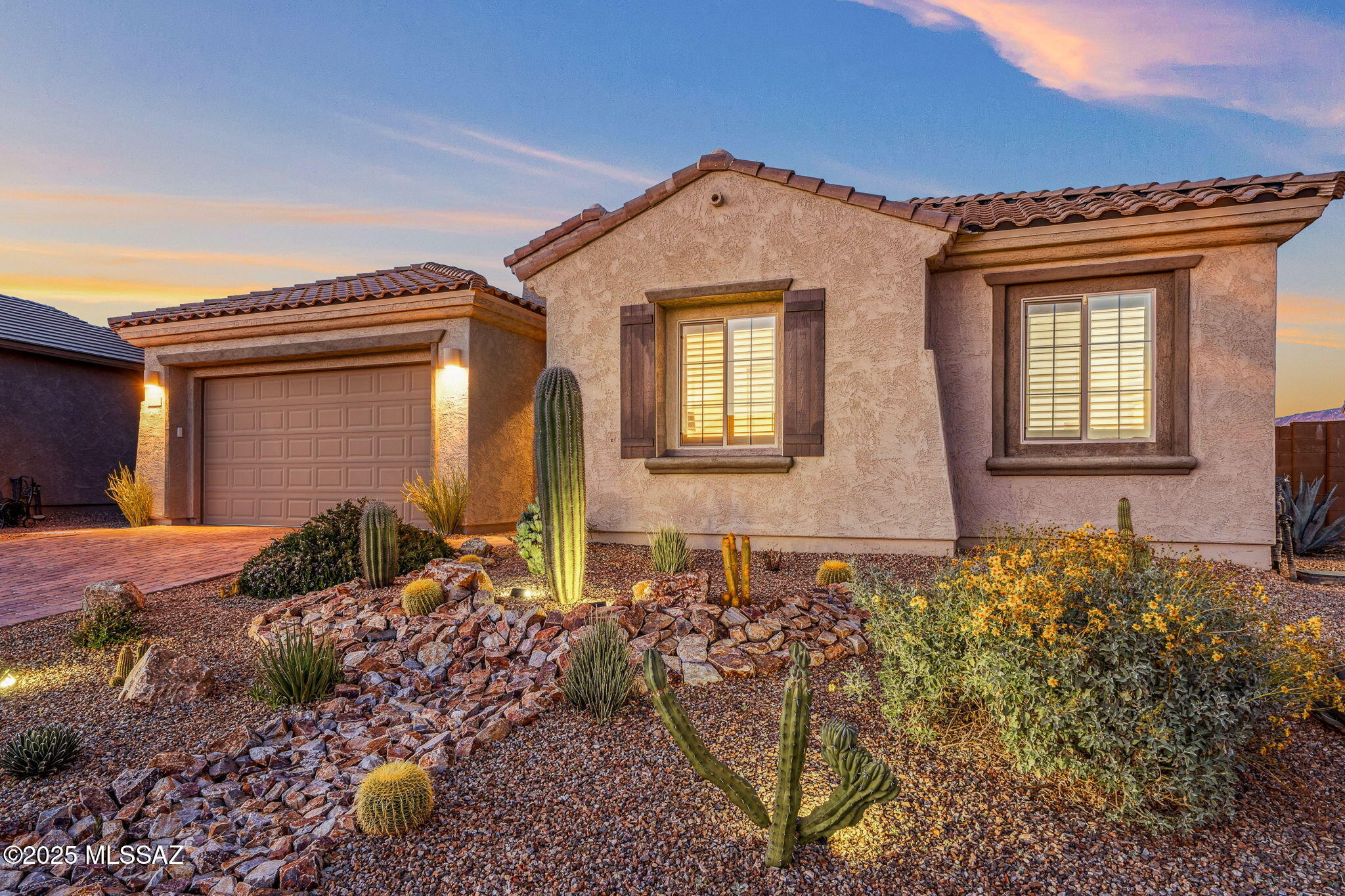 755 East Romsdalen Road Tucson, AZ 85755 - Photo 2 of 48