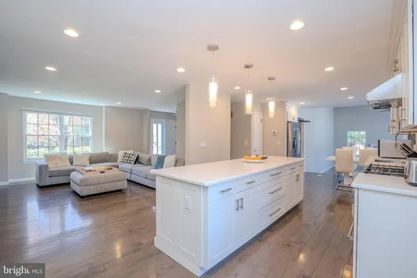 $989,900 | 6 Ruedeman Drive, Plainsboro, NJ 08536