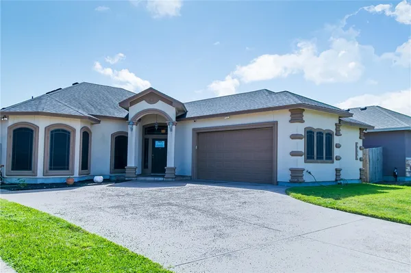 $2,300 | 8218 Merlin Place, Corpus Christi, TX 78414