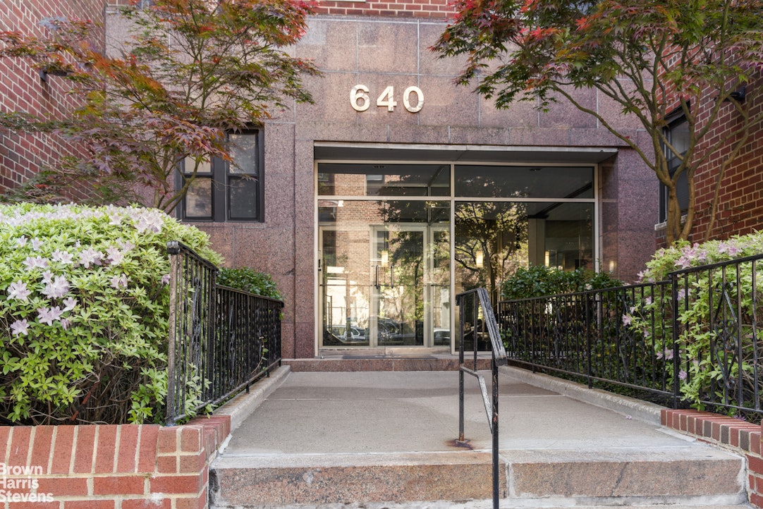 640 West 239th Street, Unit 2F Bronx, NY 10463 - Photo 1 of 17