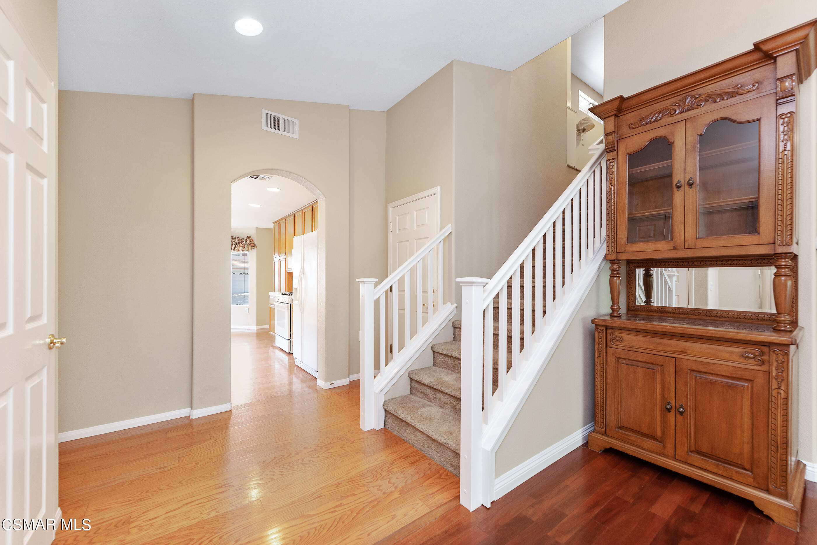 5658 Vinca Street Simi Valley, CA 93063 - Photo 12 of 44 Stairway