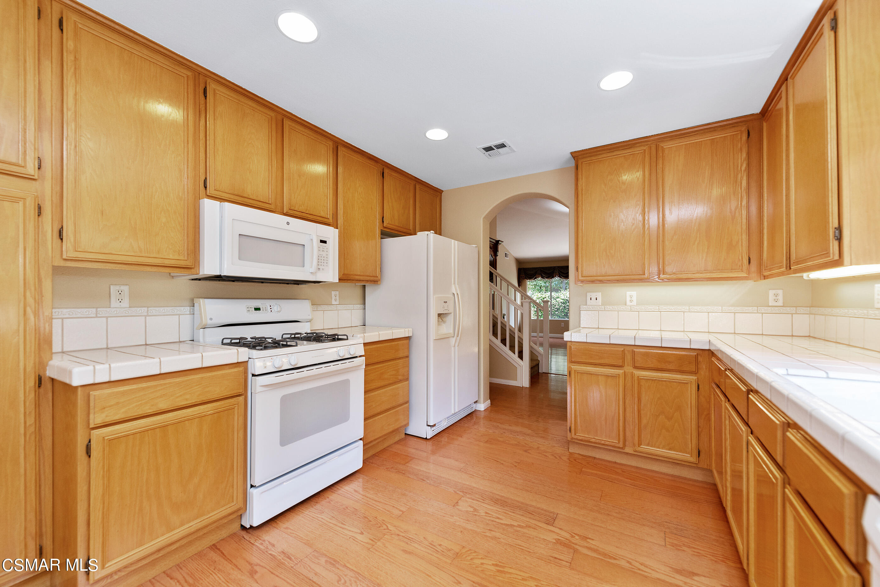 5658 Vinca Street Simi Valley, CA 93063 - Photo 15 of 44 Kitchen