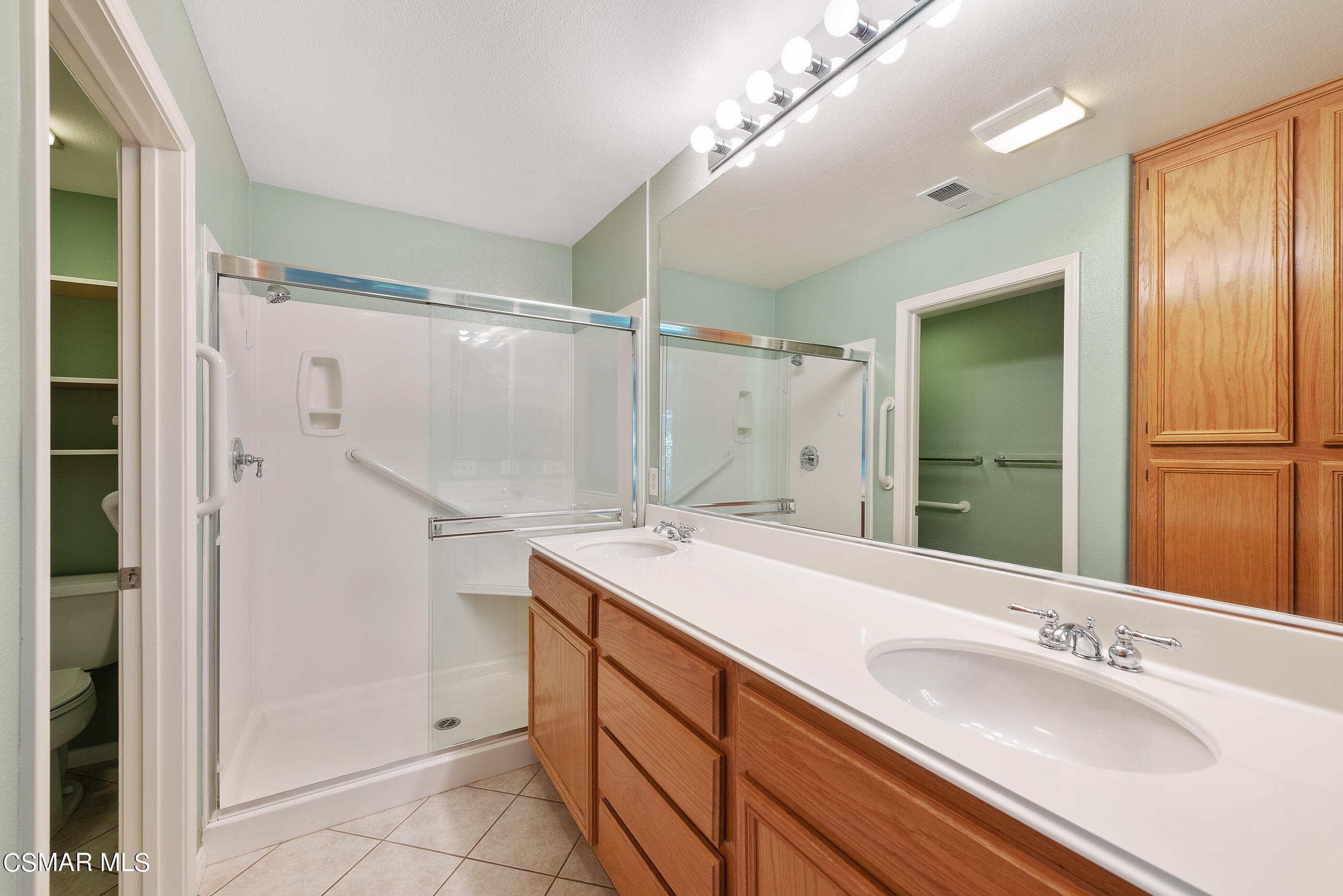 5658 Vinca Street Simi Valley, CA 93063 - Photo 23 of 44 Master Bathroom