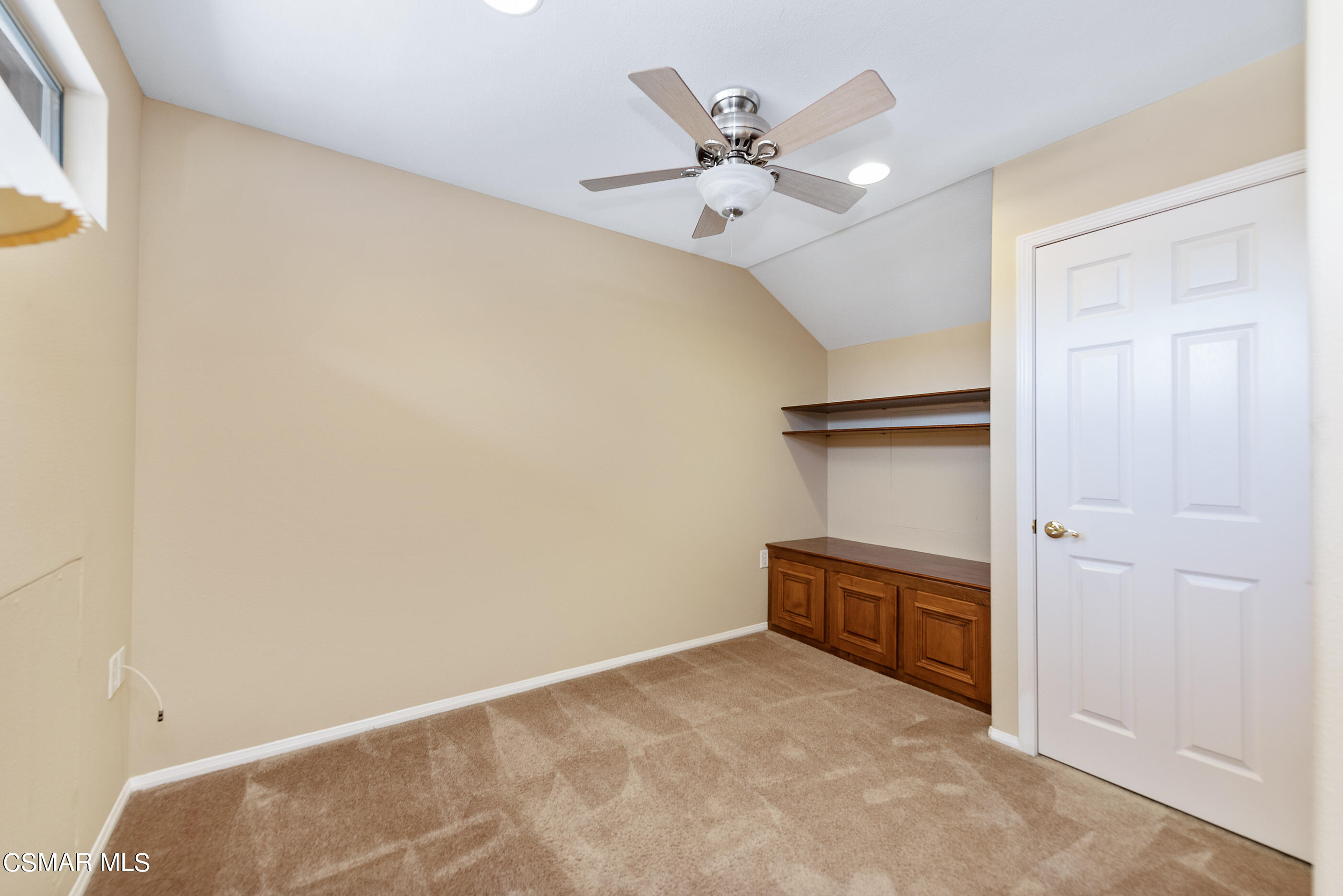 5658 Vinca Street Simi Valley, CA 93063 - Photo 30 of 44 Loft