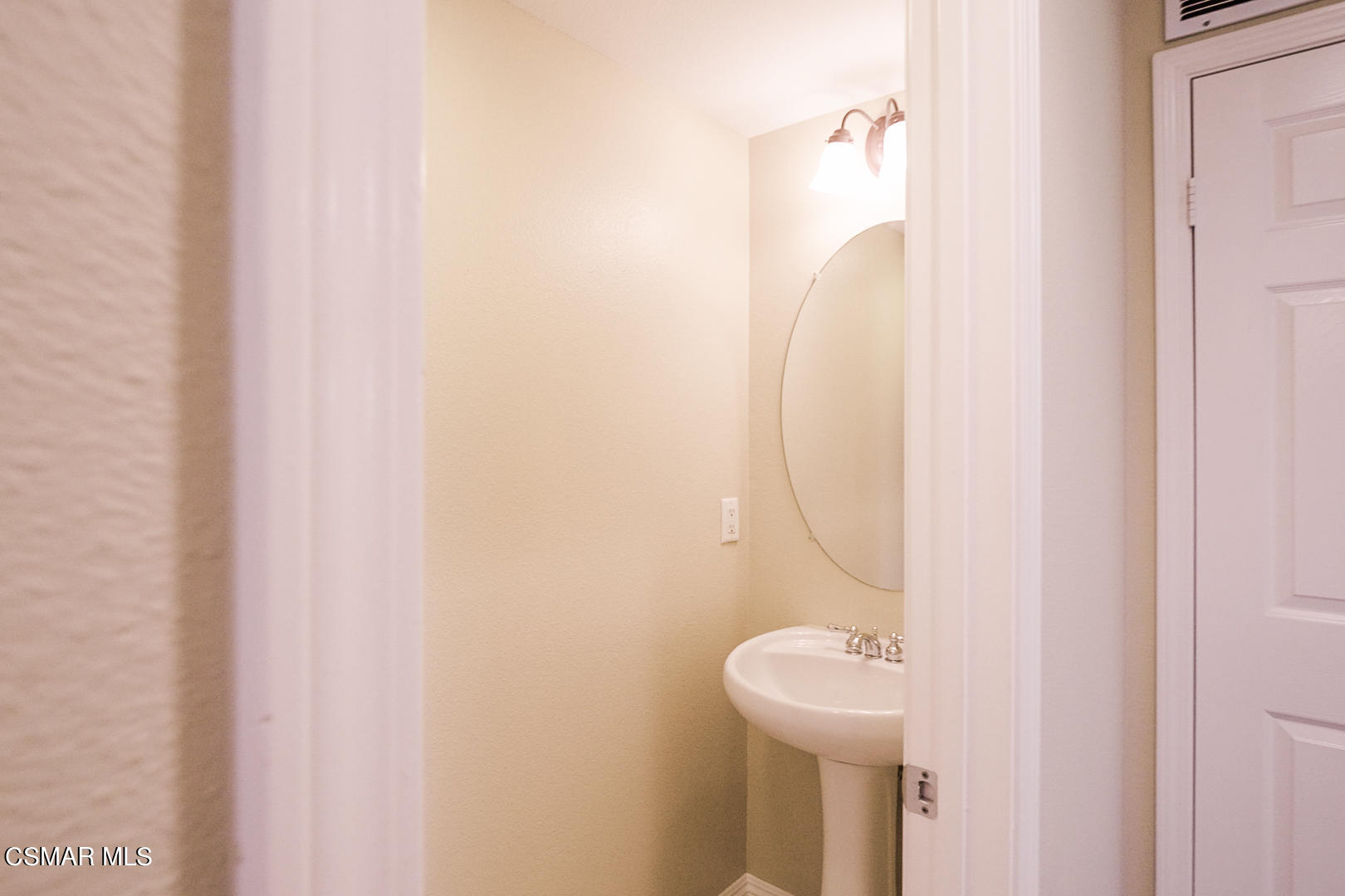 5658 Vinca Street Simi Valley, CA 93063 - Photo 33 of 44 Powder Room