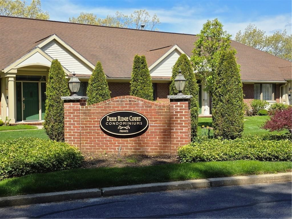 203 Dean Ridge Court Cranston, RI 02920 - Photo 3 of 27