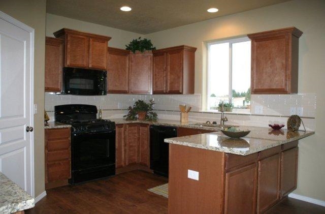909 South Soda Road Spokane, WA 99224 - Photo 2 of 6