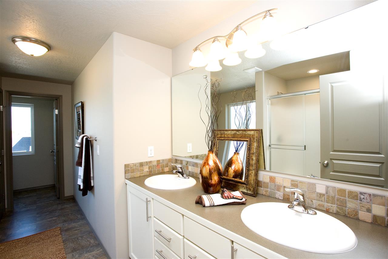 909 South Soda Road Spokane, WA 99224 - Photo 5 of 6