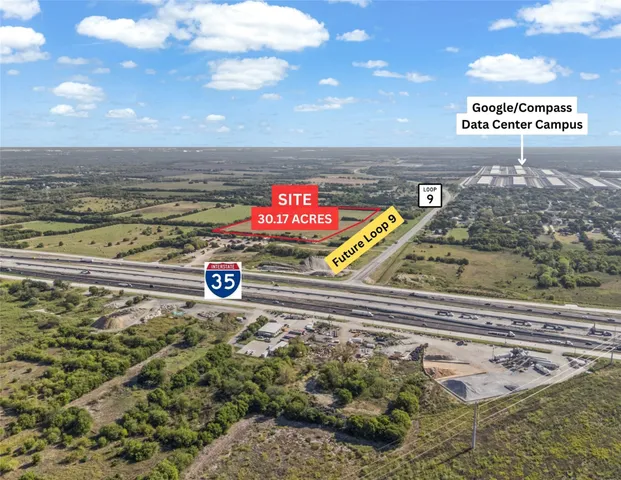 view of outdoor space with city view