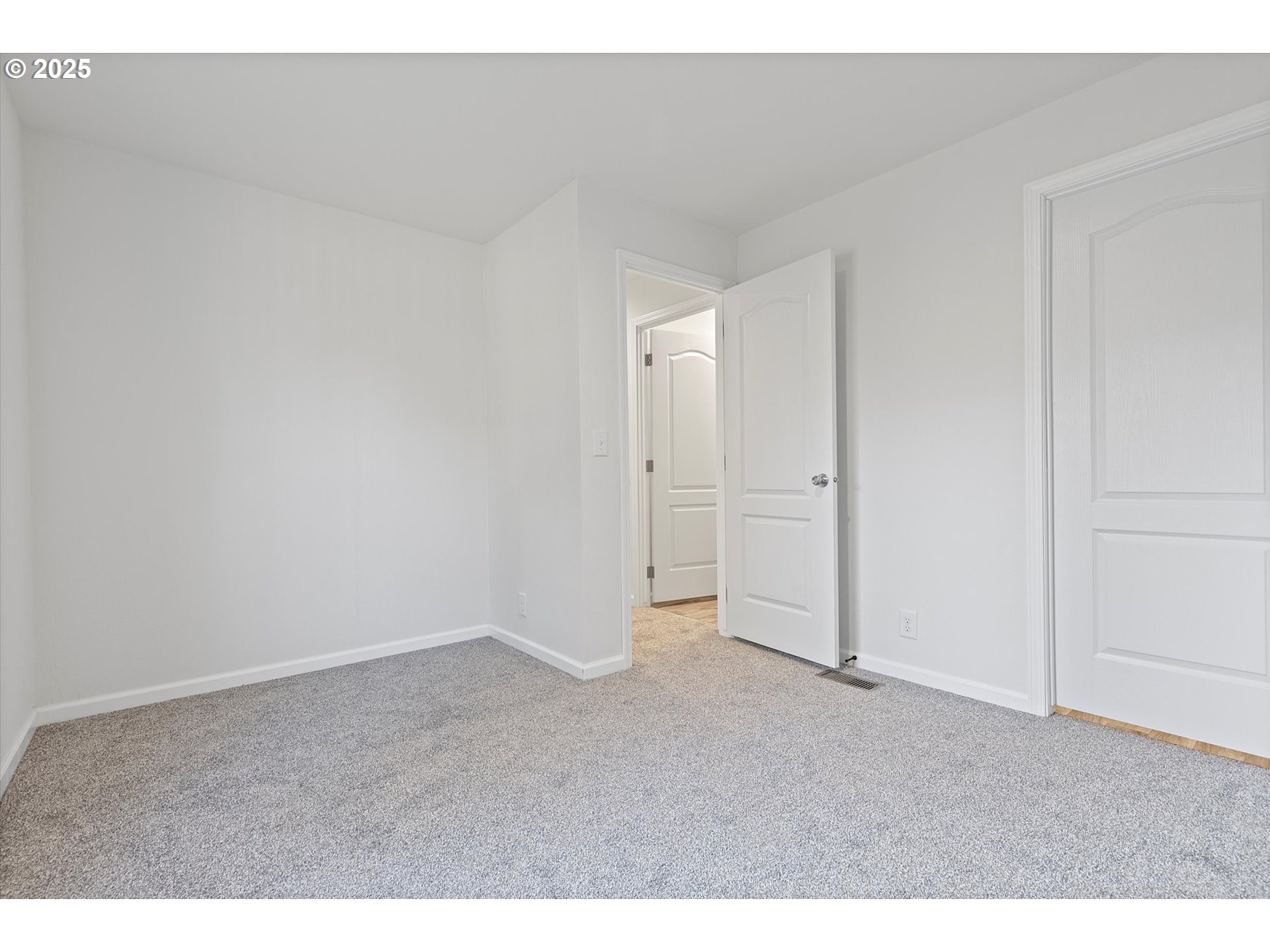 450 Southwest Juniper Road Estacada, OR 97023 - Photo 23 of 36 a view of empty room