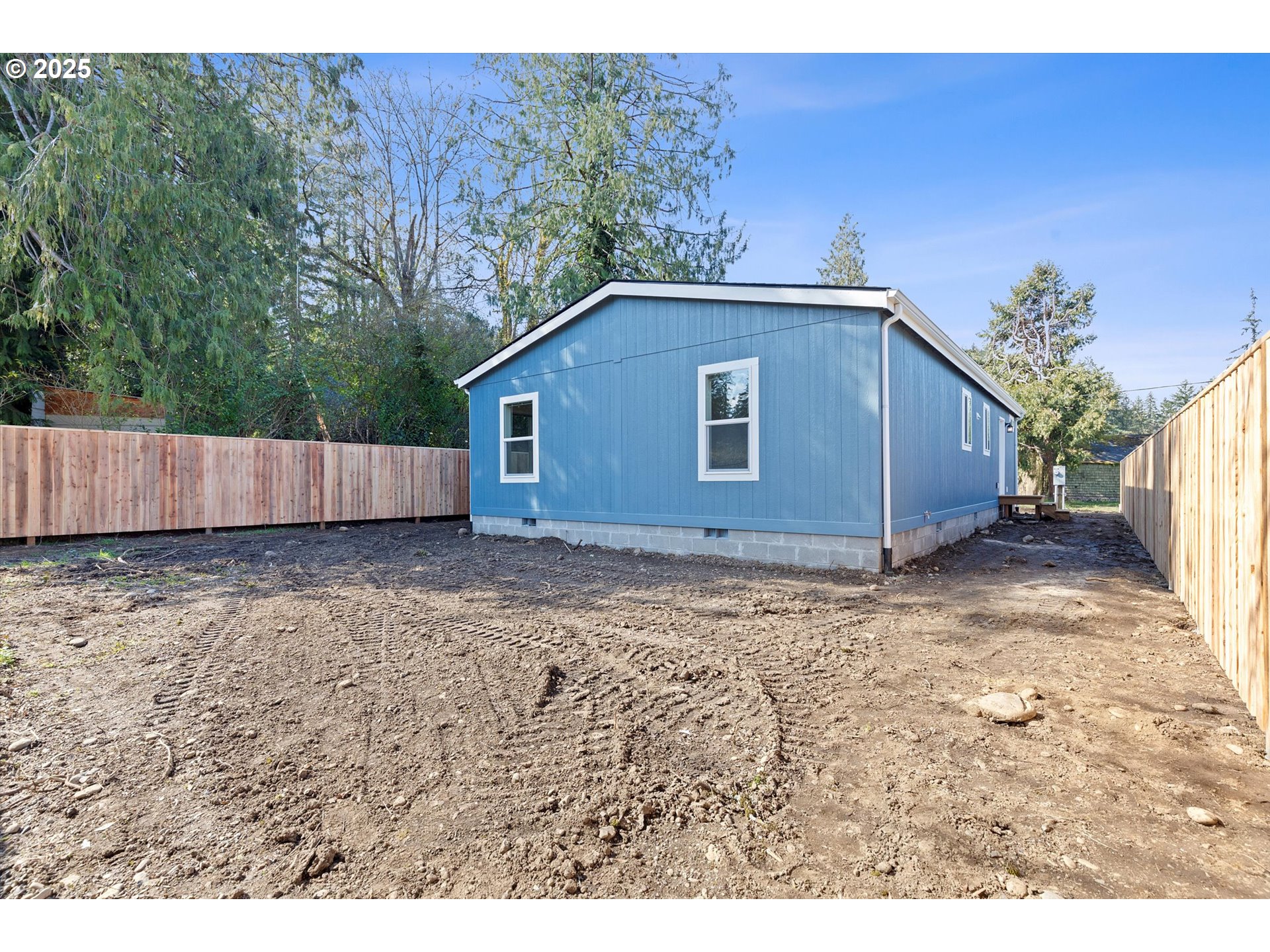 450 Southwest Juniper Road Estacada, OR 97023 - Photo 32 of 36 a backyard of a house