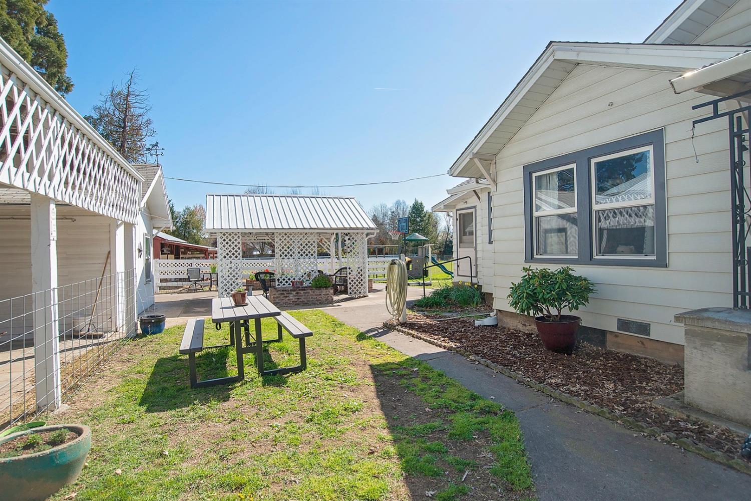 3610 Grant Road Central Point, OR 97502 - Photo 20 of 27 Additional Photo