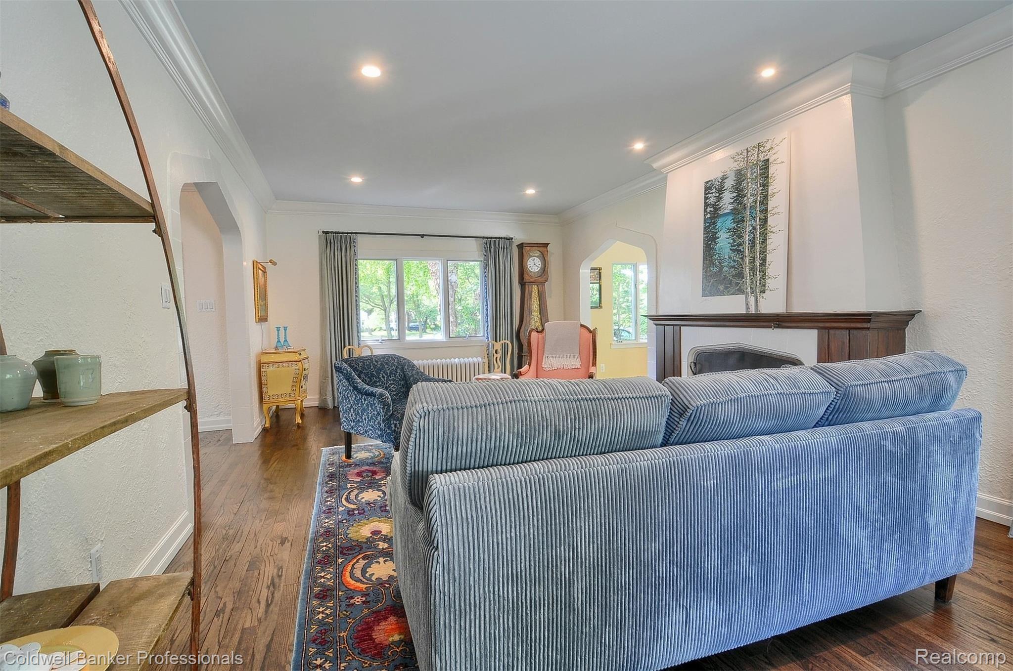 391 Cranbrook Road Bloomfield Hills, MI 48301 - Photo 5 of 35 13-Family Room.jpg