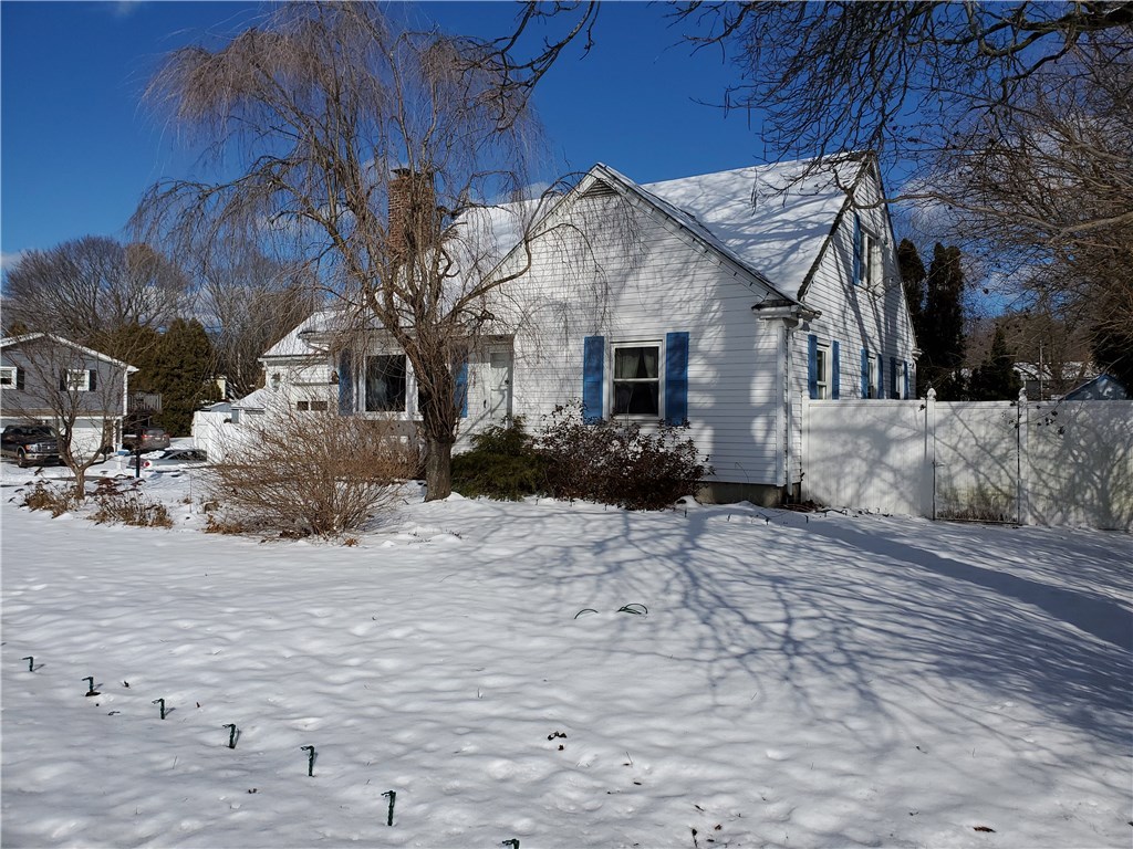 1909 Mendon Road Cumberland, RI 02864 - Photo 2 of 26