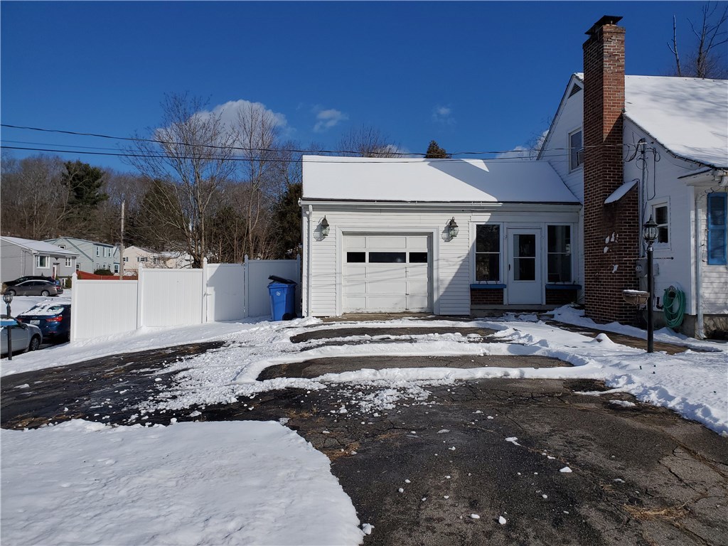 1909 Mendon Road Cumberland, RI 02864 - Photo 3 of 26