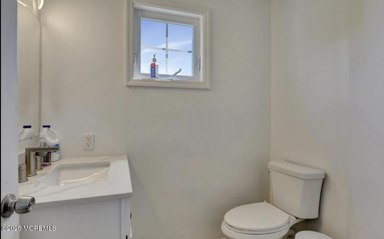 186 Whalepond Road Oakhurst, NJ 07755 - Photo 20 of 59 IMG_5313