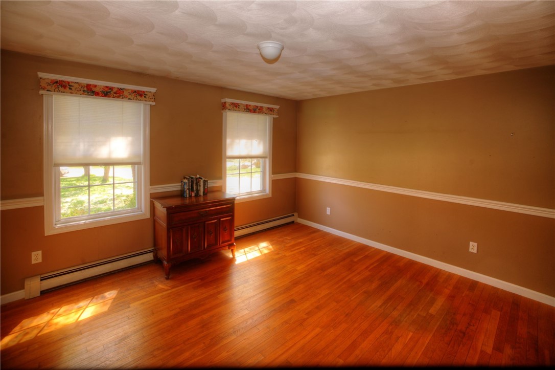 8 Healey Brook Drive Charlestown, RI 02813 - Photo 5 of 23 Dining room