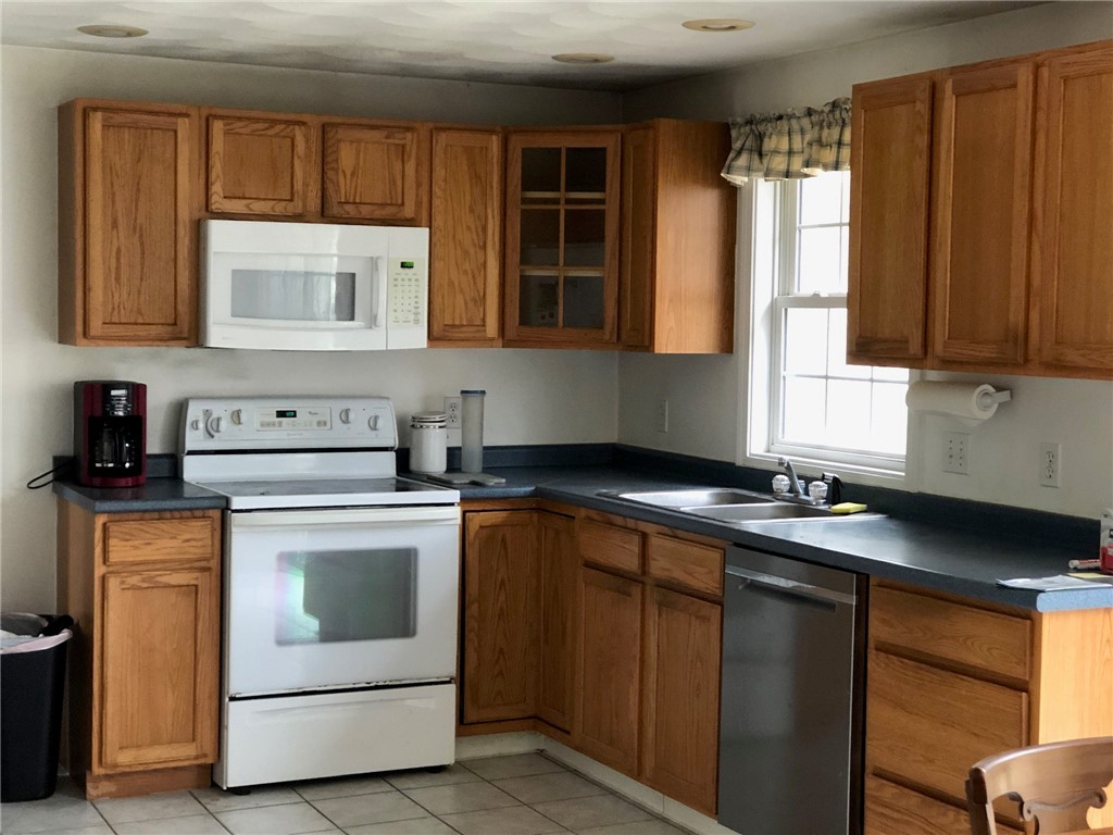 8 Healey Brook Drive Charlestown, RI 02813 - Photo 7 of 23