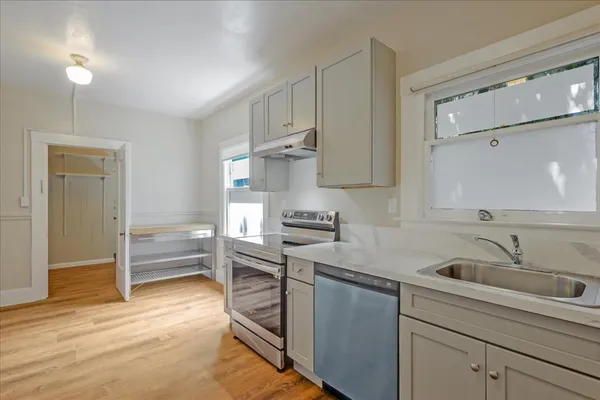 $3,050 | 422 Vernon Street, Oakland, CA 94610