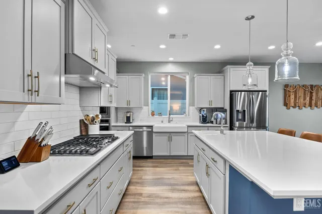 $779,000 | Undisclosed Address, Bakersfield, CA 93311