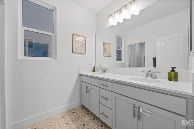 $779,000 | Undisclosed Address, Bakersfield, CA 93311